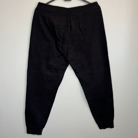 Buzo negro. Calvin Klein